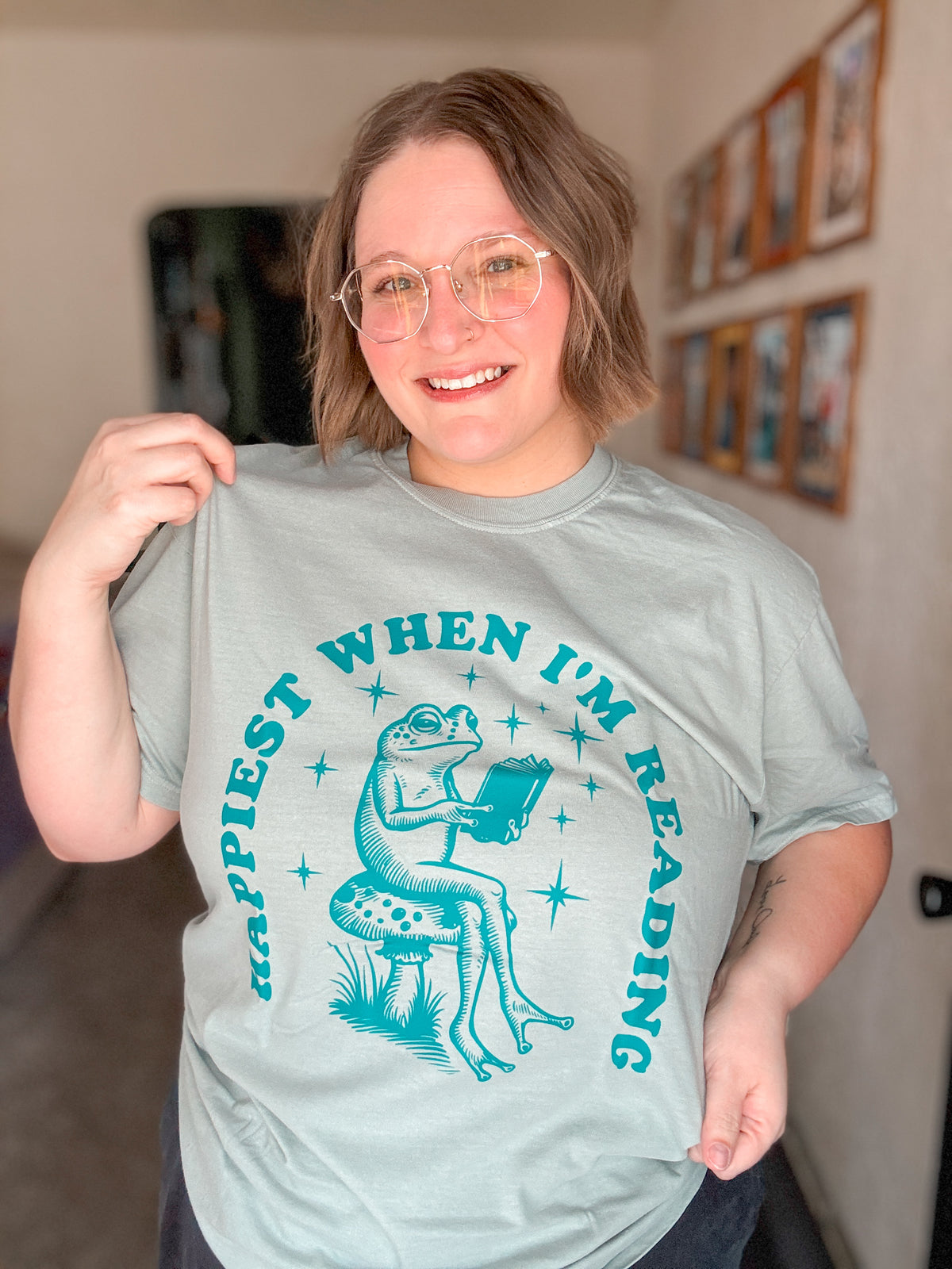 RTS Happiest When I'm Reading T-Shirt