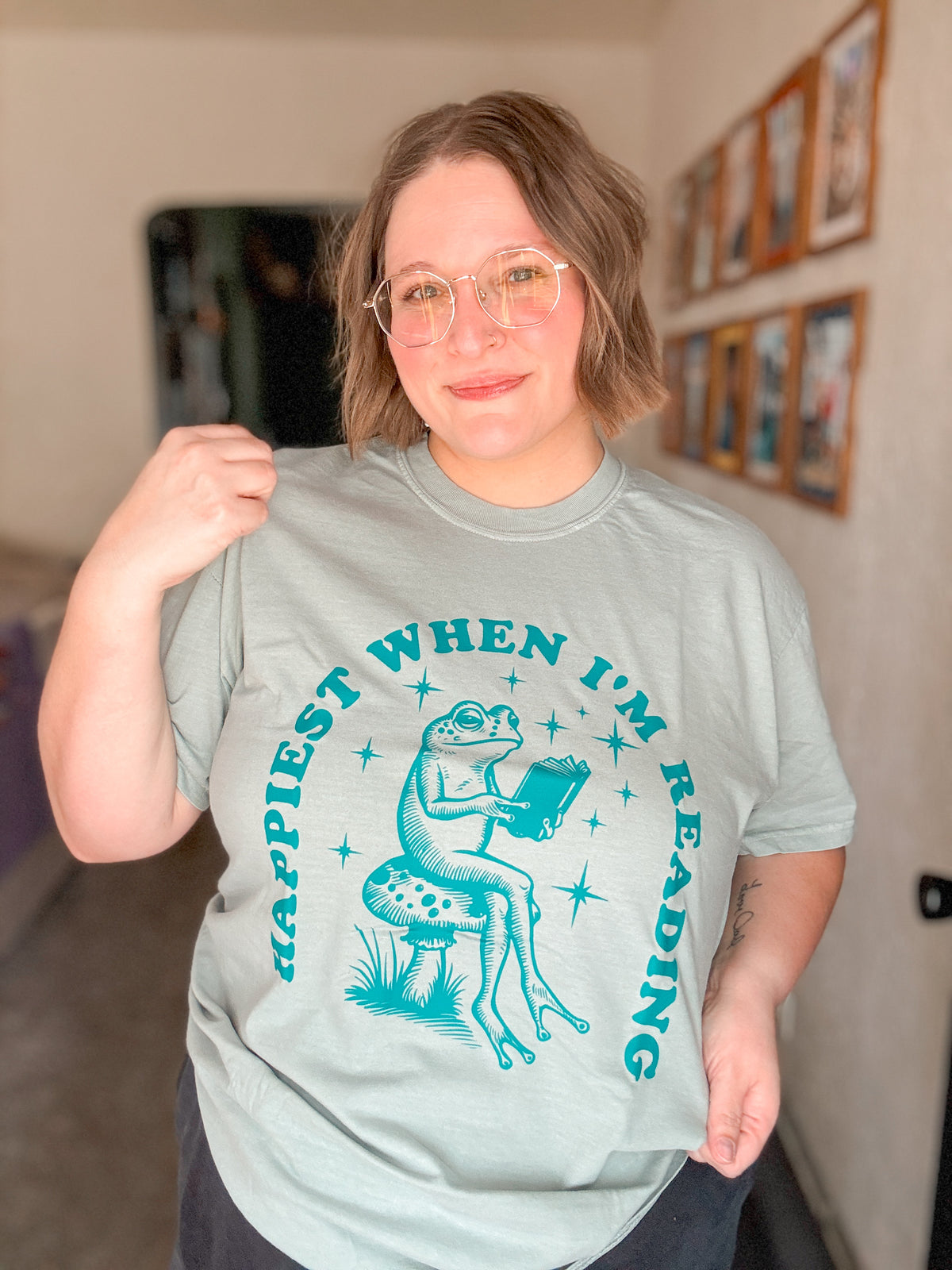 RTS Happiest When I'm Reading T-Shirt